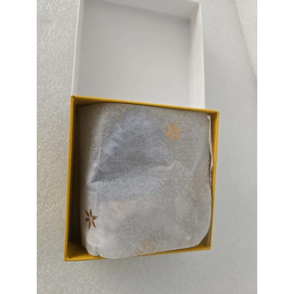 LilySilk Apple Watch band Silk scrunchies New In Gift Box 42/44 Mm Set Of 2